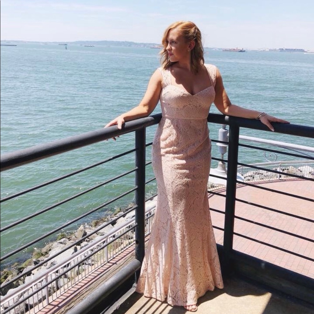 Lulu’s Lace Maxi mermaid Dress